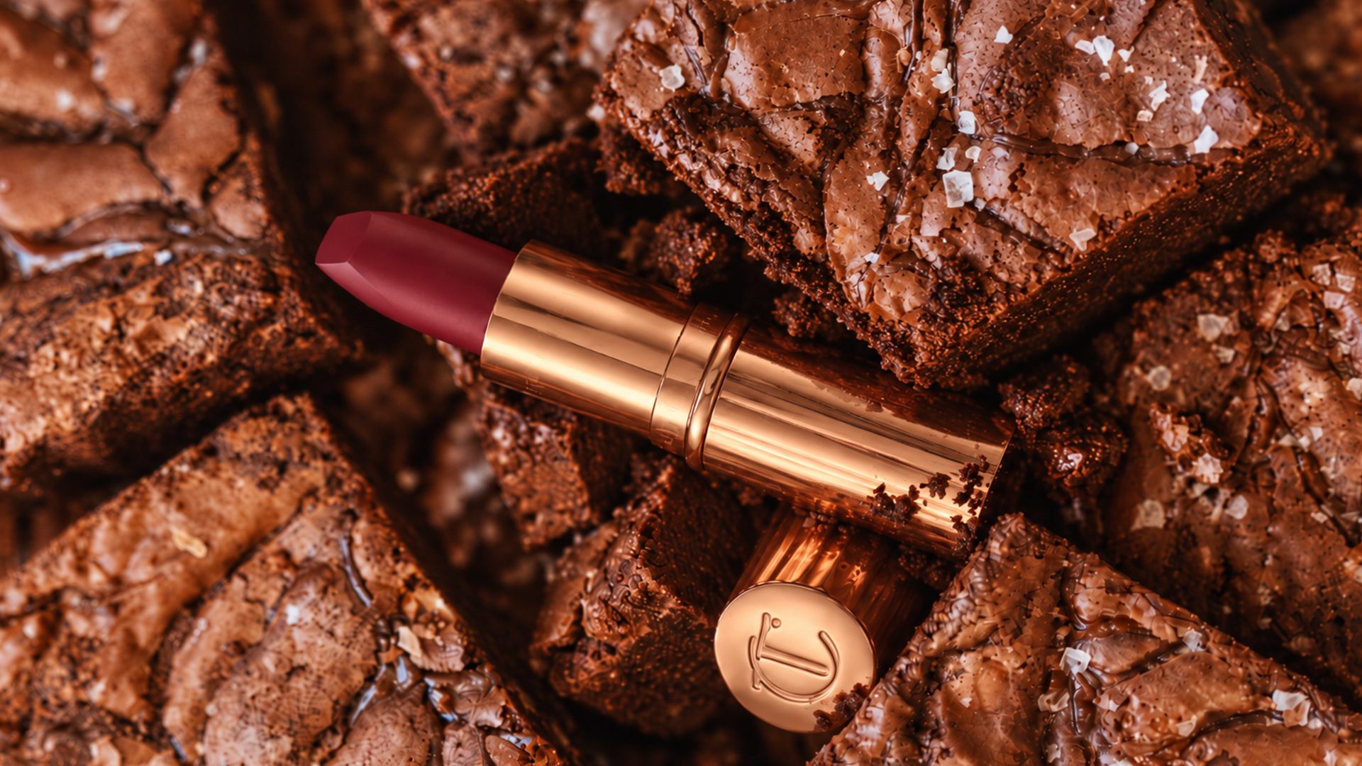 Charlotte Tilbury lipstick on chocolate brownies