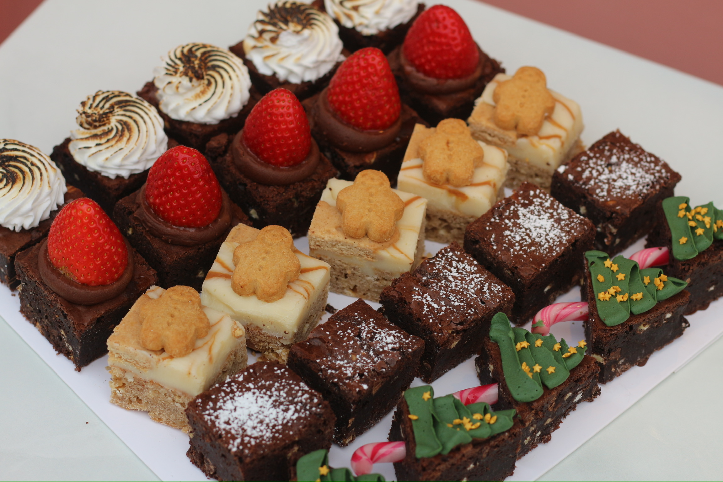 Abba Cakes Christmas Share Box