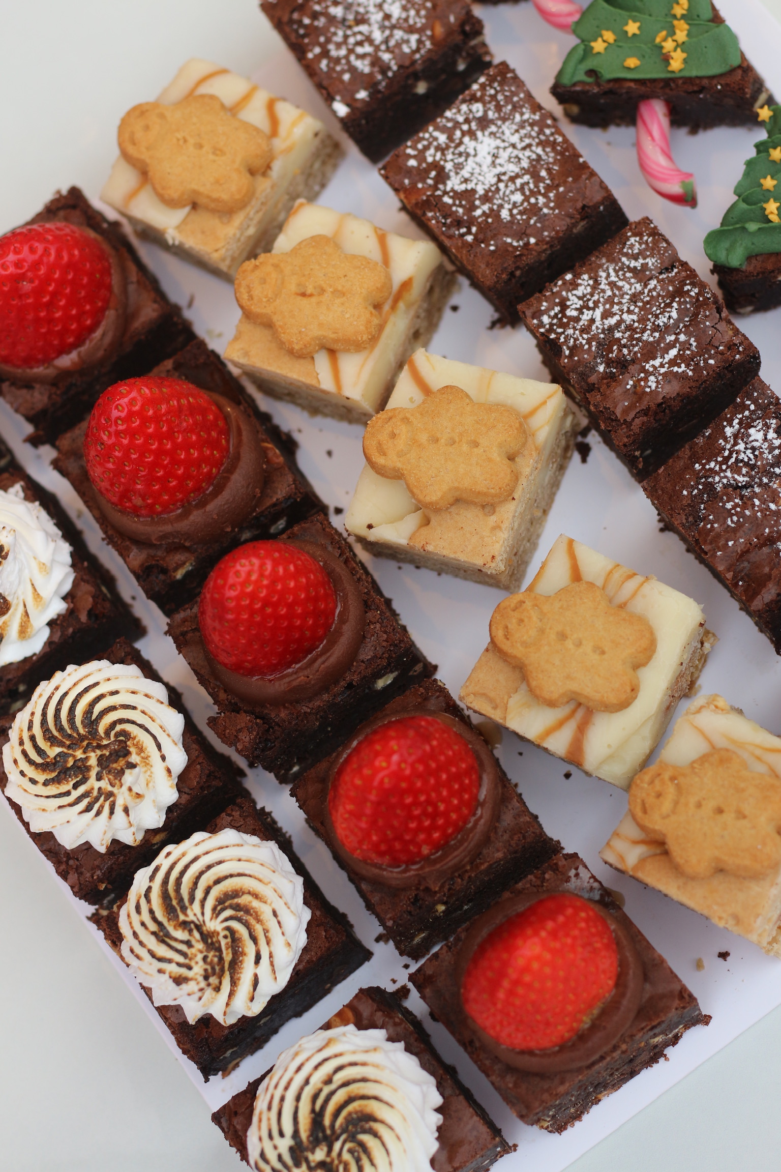 Abba Cakes Christmas Share Box - Image 2